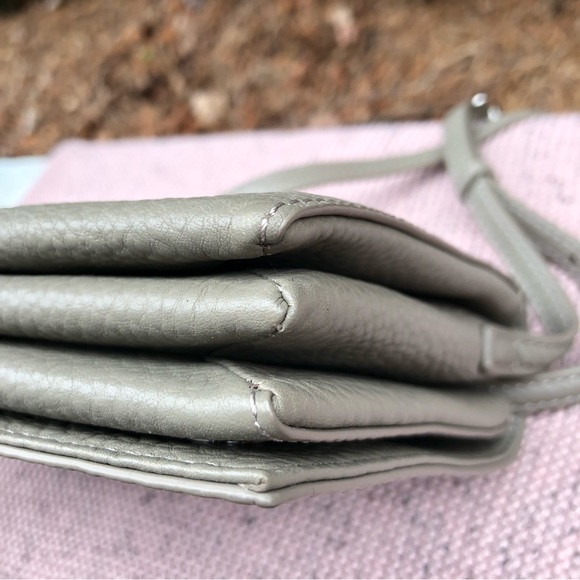 Aritzia Auxiliary Calisch Grey Crossbody Clutch Bag in Elephant Grey. - Picture 7 of 10